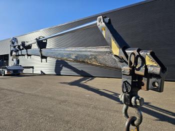 FM 420 8x2 / HMF 55 t/m CRANE + JIB